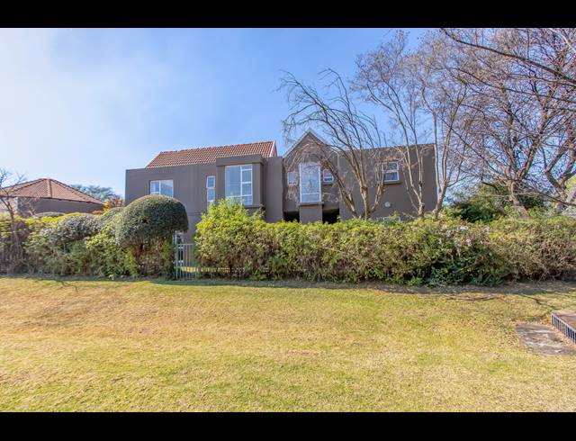 4 BEDROOM HOUSE FOR SALE IN CEDAR LAKES